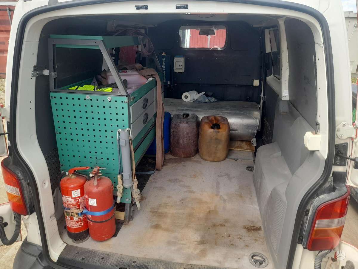 Volkswagen Transporter 2008 — photo 8