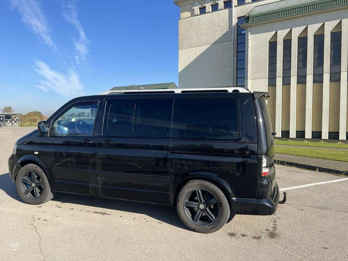 Volkswagen Multivan 2004 — салон