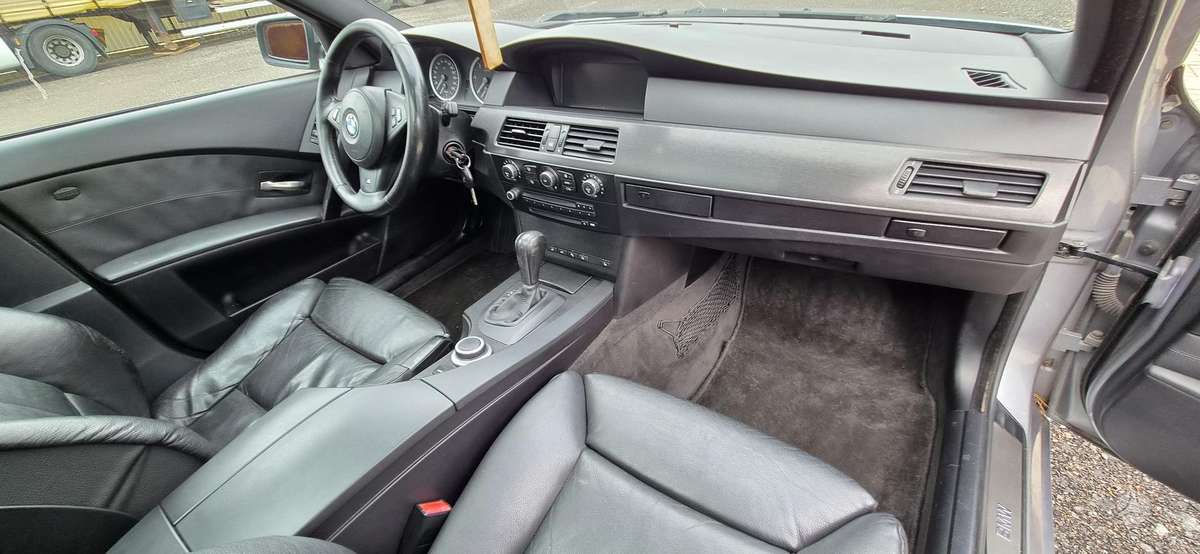 BMW 530 2005 — photo 21