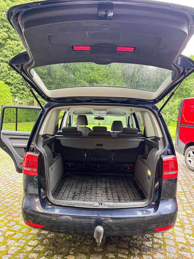 Volkswagen Touran 2011 — photo 6