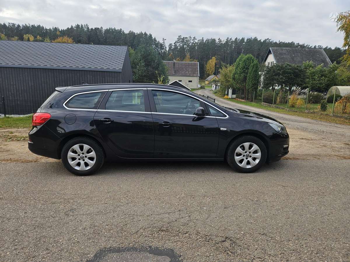 Opel Astra 2015 — photo 10