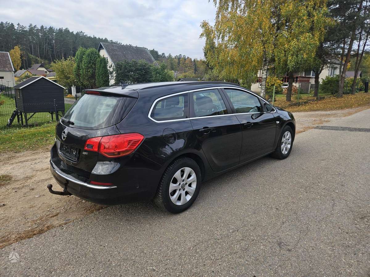 Opel Astra 2015 — photo 11