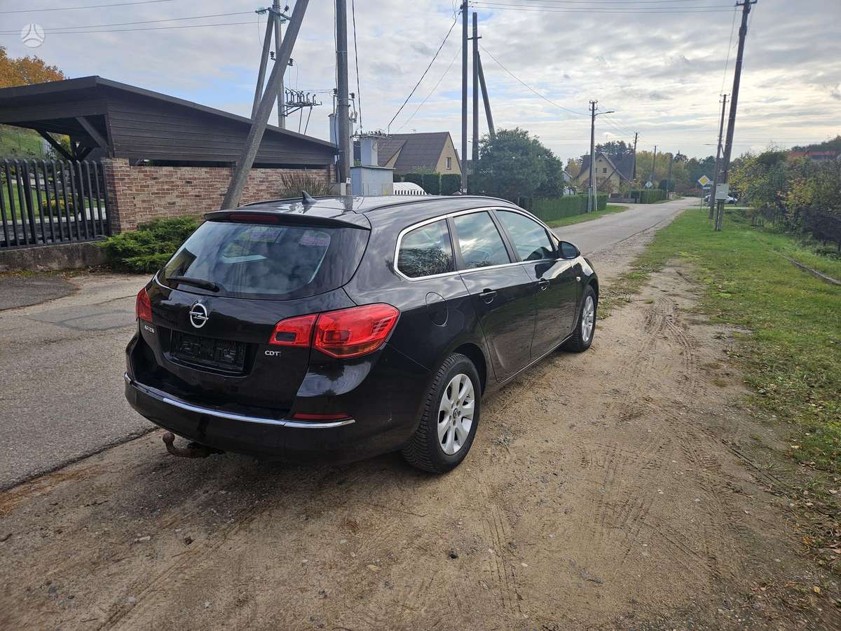 Opel Astra 2015 — photo 14