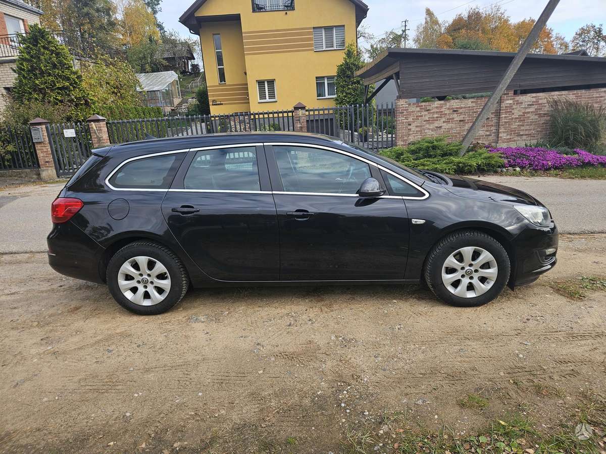 Opel Astra 2015 — photo 15