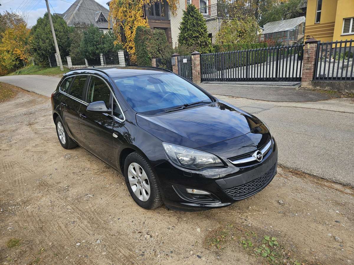 Opel Astra 2015 — photo 16