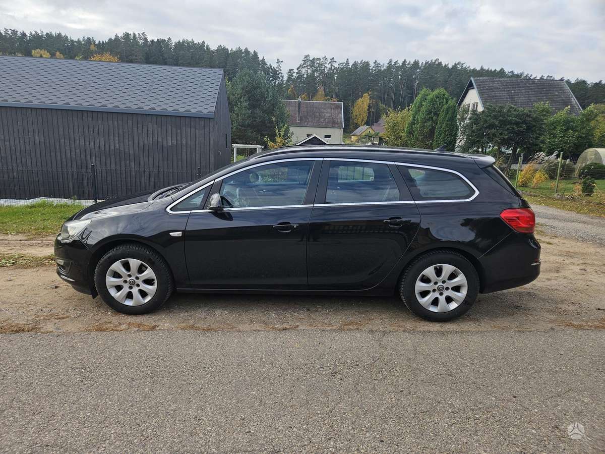 Opel Astra 2015 — photo 19