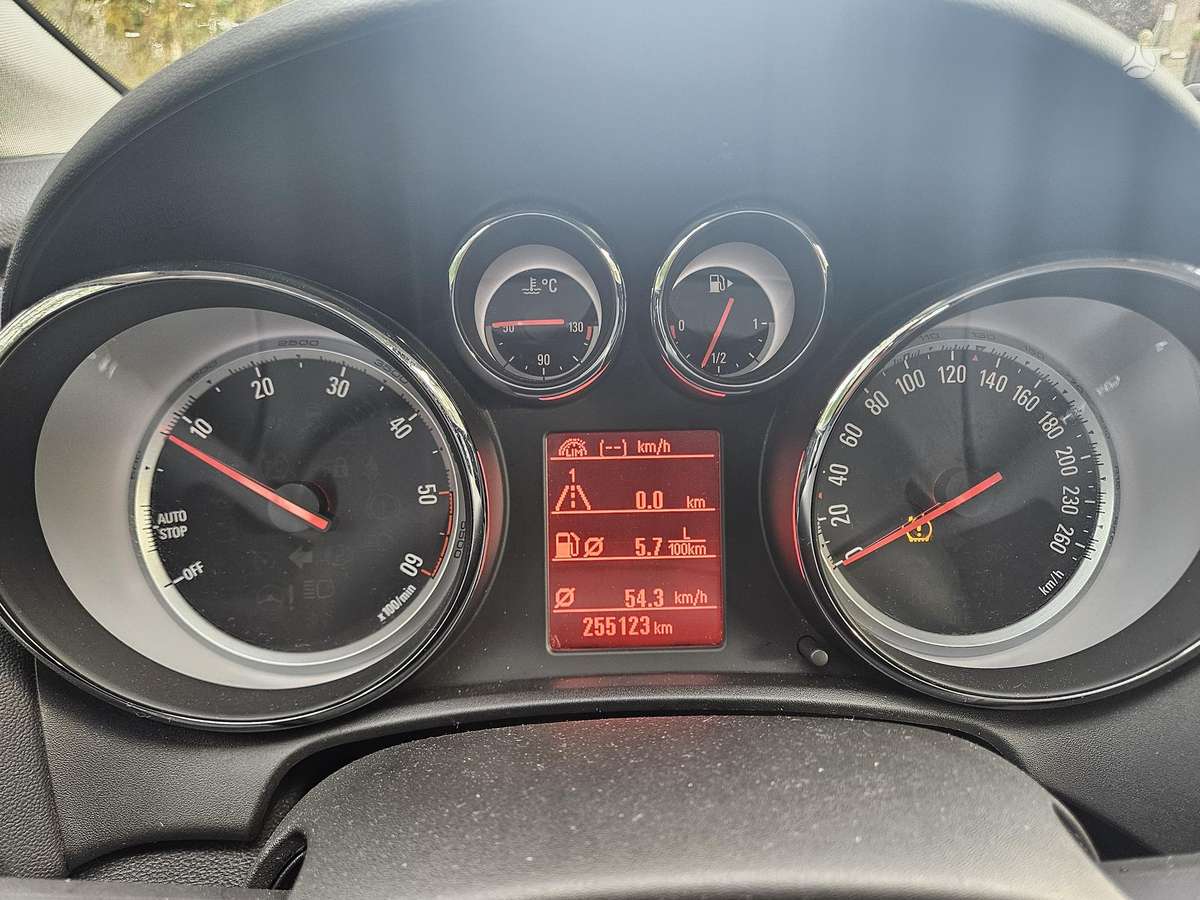 Opel Astra 2015 — photo 20