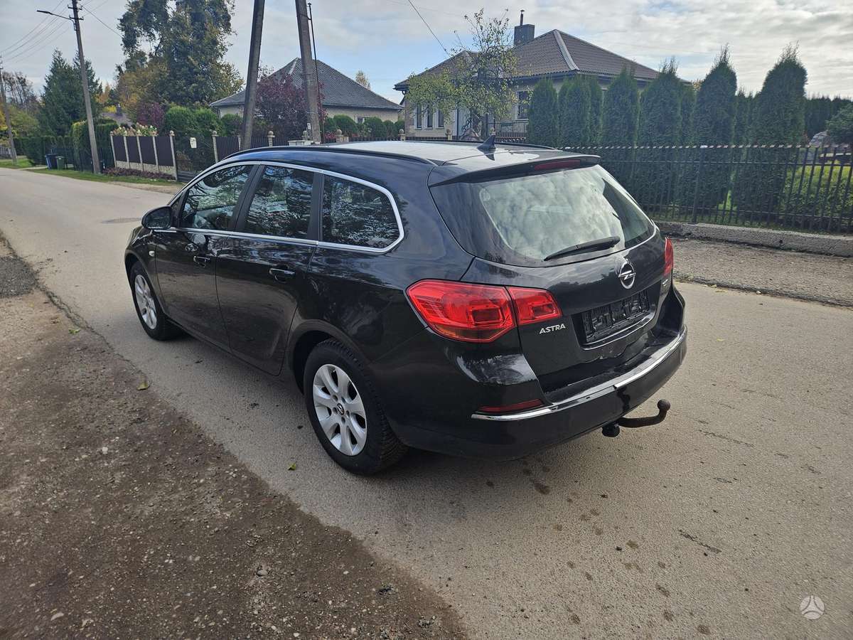 Opel Astra 2015 — photo 24