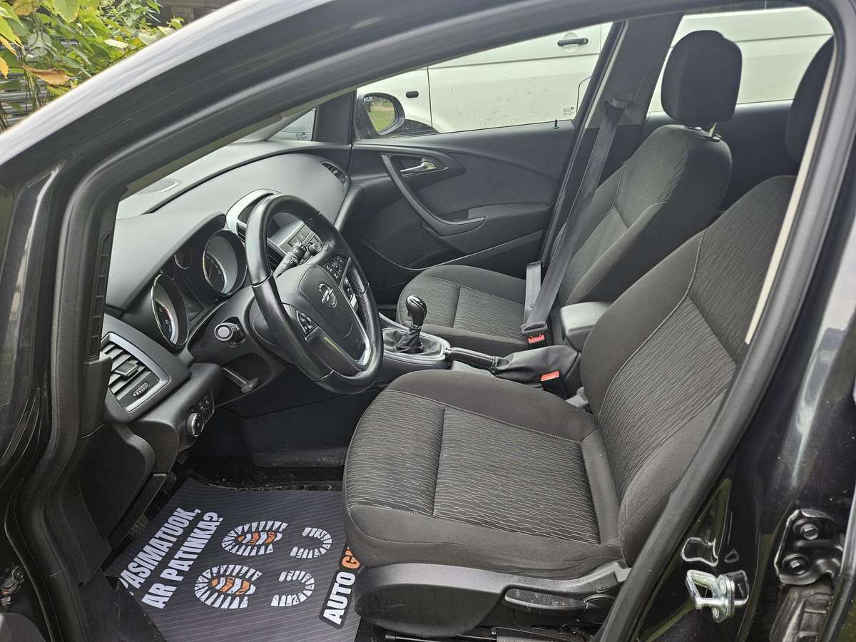 Opel Astra 2015 — photo 25