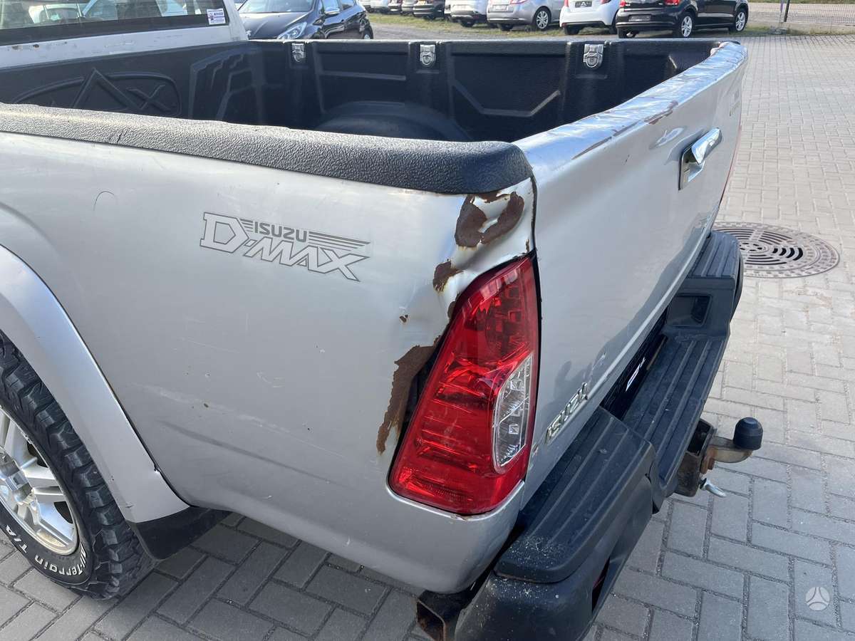 Isuzu D-Max 2011 — photo 12