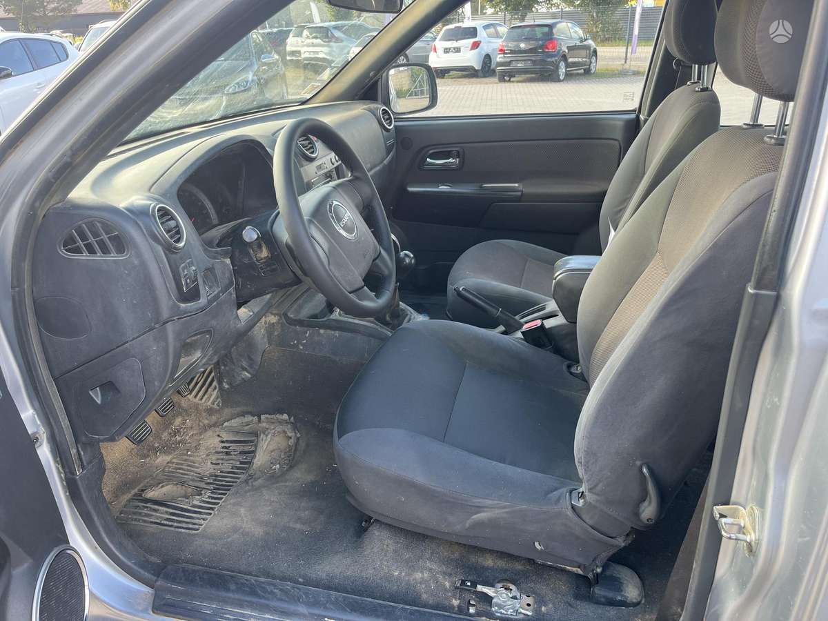Isuzu D-Max 2011 — photo 16