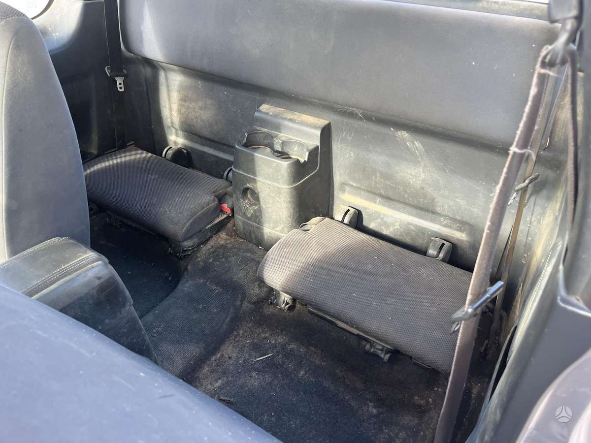 Isuzu D-Max 2011 — photo 20