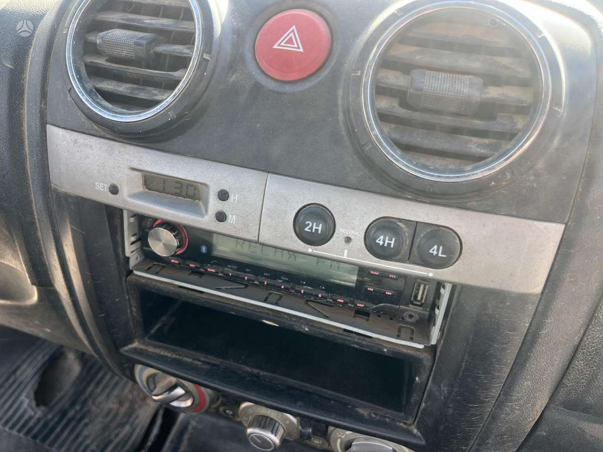 Isuzu D-Max 2011 — photo 21