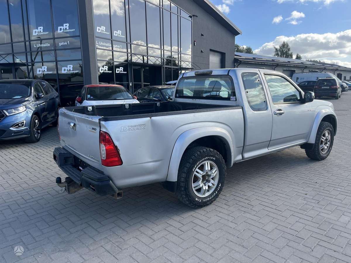 Isuzu D-Max 2011 — photo 8
