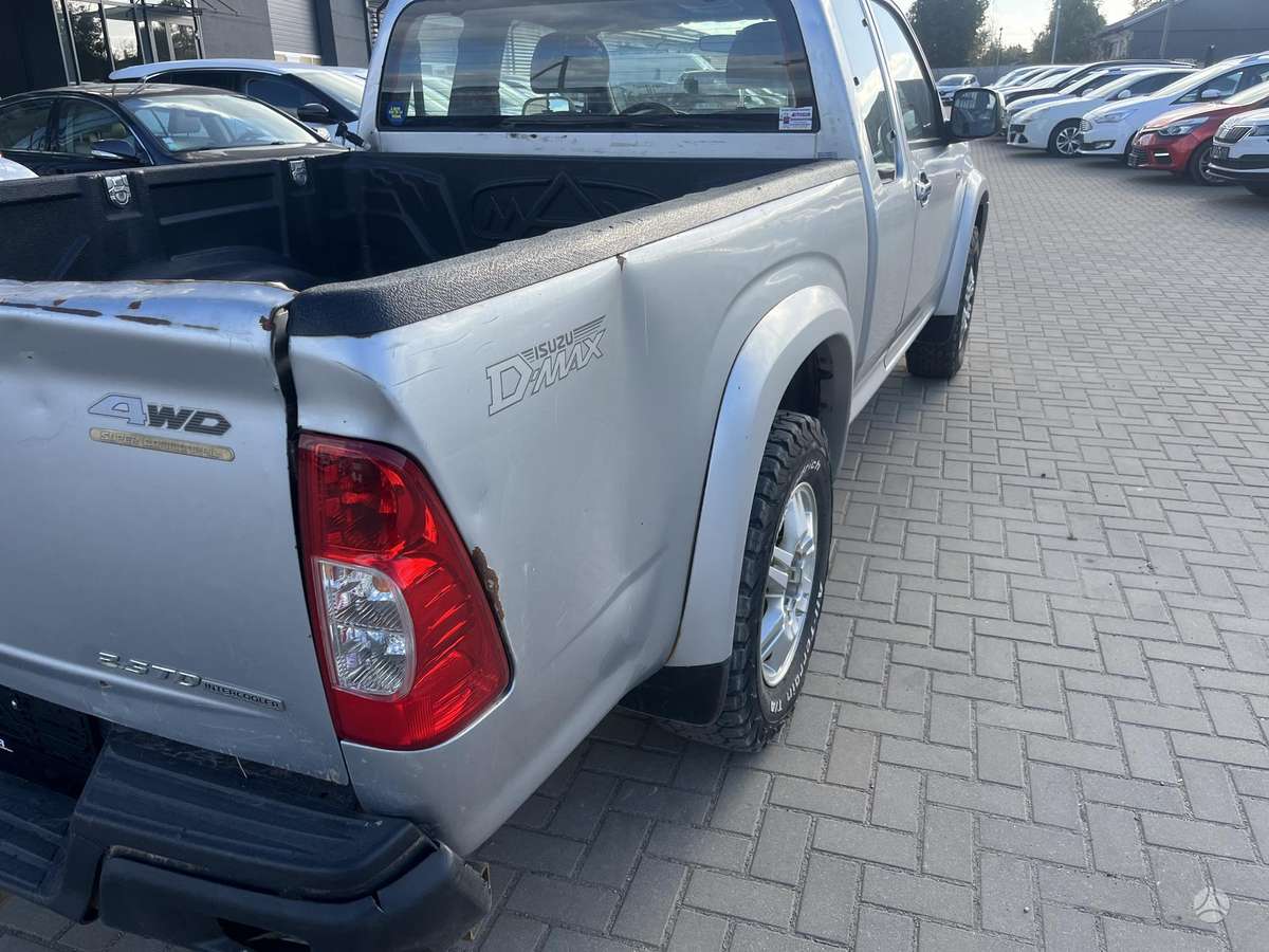 Isuzu D-Max 2011 — photo 9
