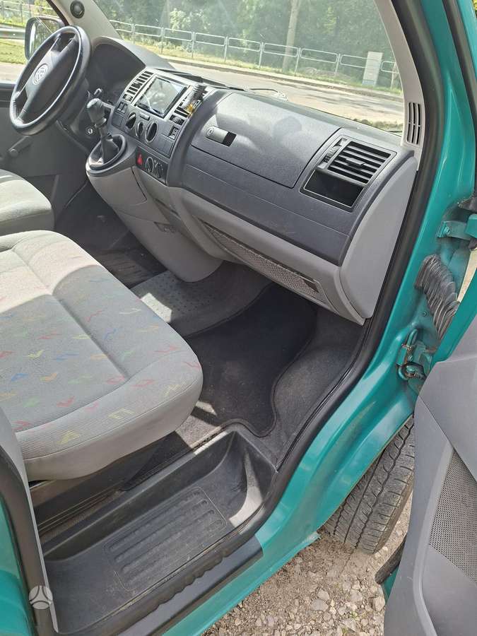 Volkswagen Transporter 2005 — photo 10