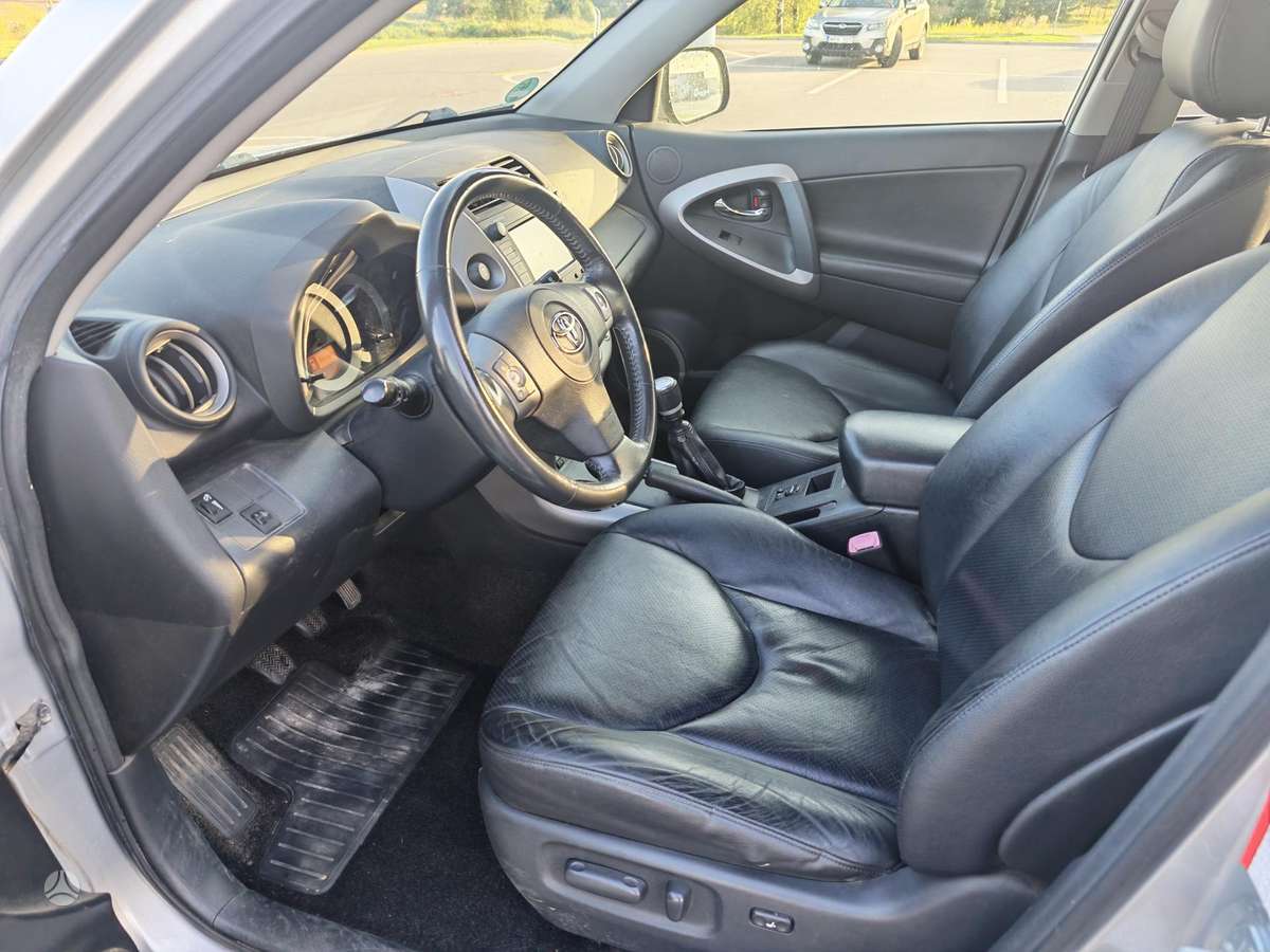 Toyota RAV4 2008 — photo 10