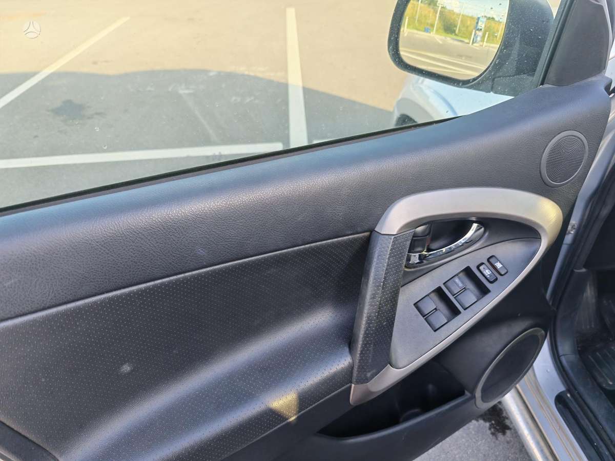 Toyota RAV4 2008 — photo 6