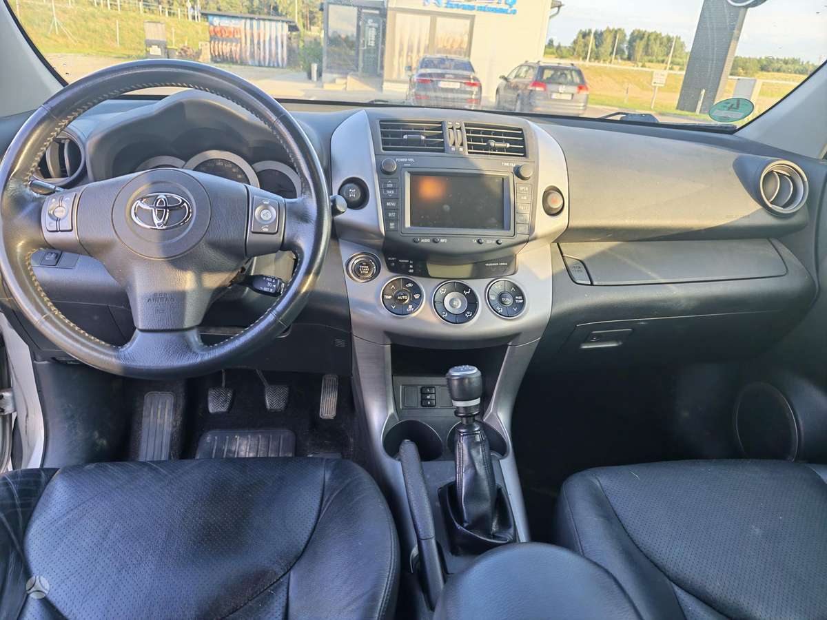 Toyota RAV4 2008 — photo 7