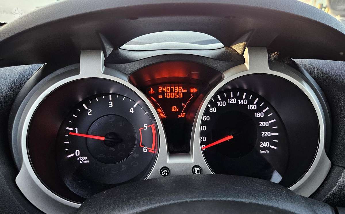 Nissan Juke 2014 — photo 16