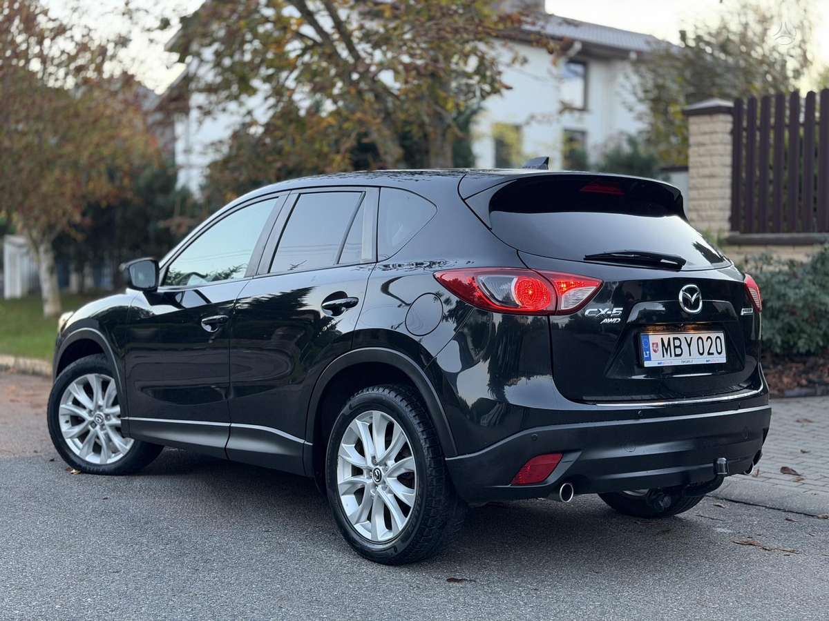 Mazda CX-5 2015 — rear view