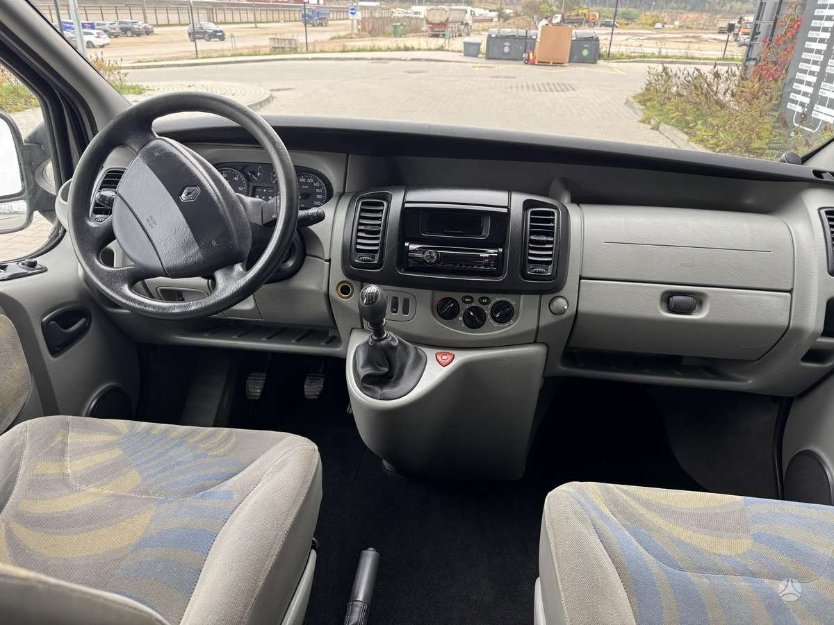 Renault Trafic 2004 — photo 11