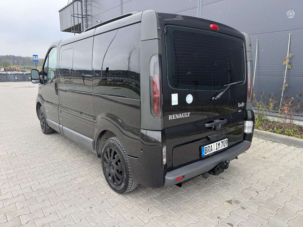 Renault Trafic 2004 — photo 7