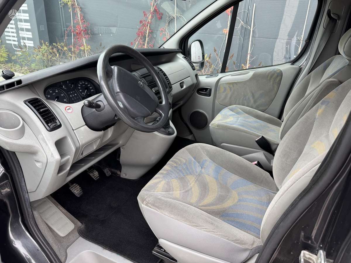 Renault Trafic 2004 — photo 9