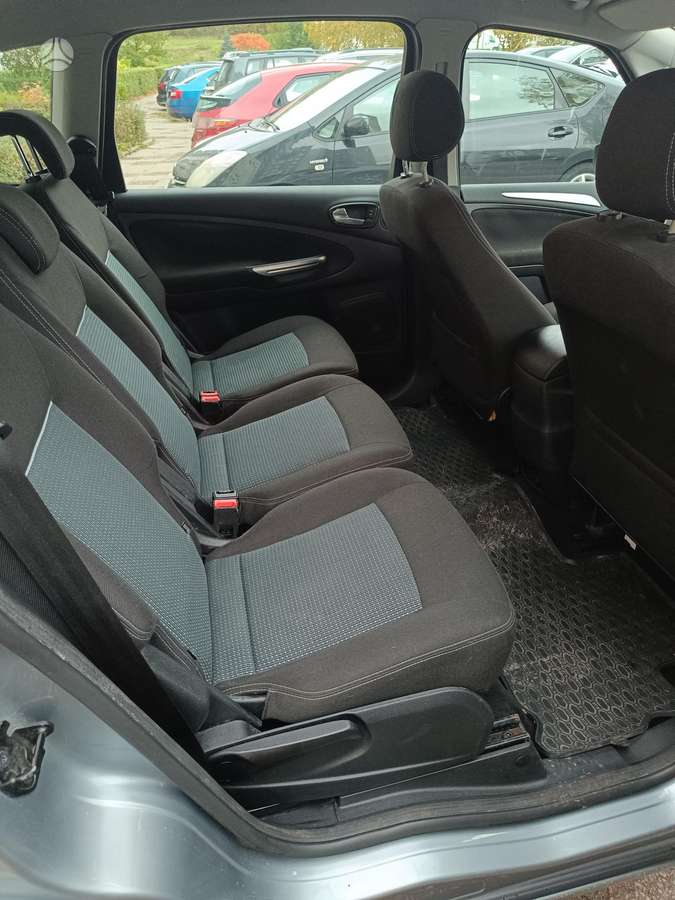 Ford S-MAX 2013 — photo 10