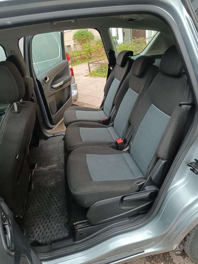 Ford S-MAX 2013 — photo 11