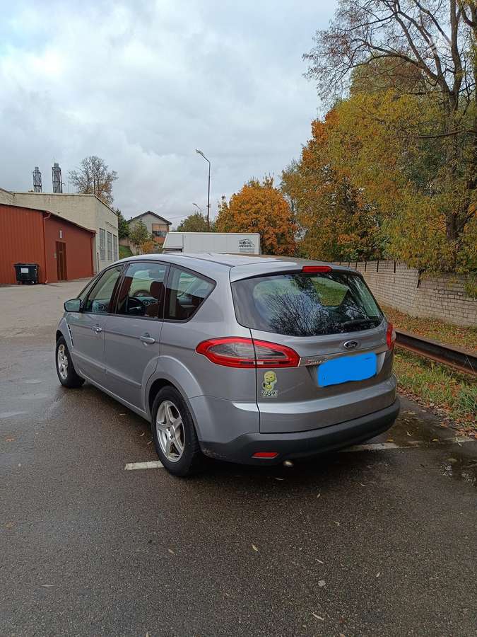 Ford S-MAX 2013 — rear view