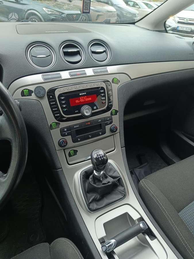 Ford S-MAX 2013 — photo 7