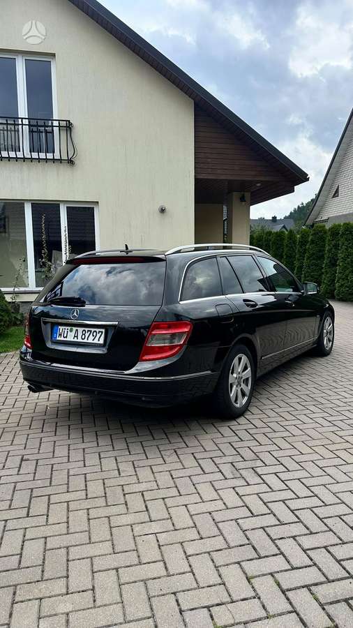 Mercedes-Benz C220 2008 — rear view