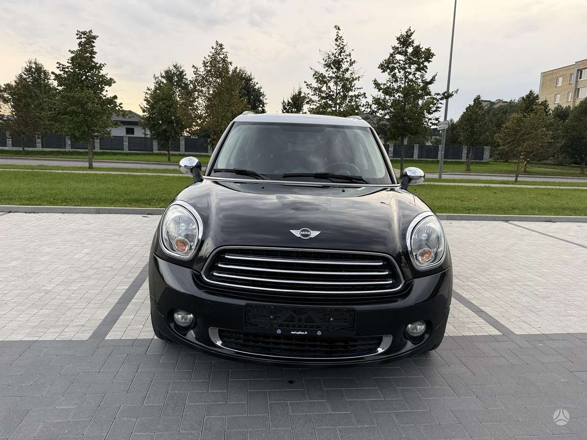 Mini Countryman 2011 — вигляд ззаду