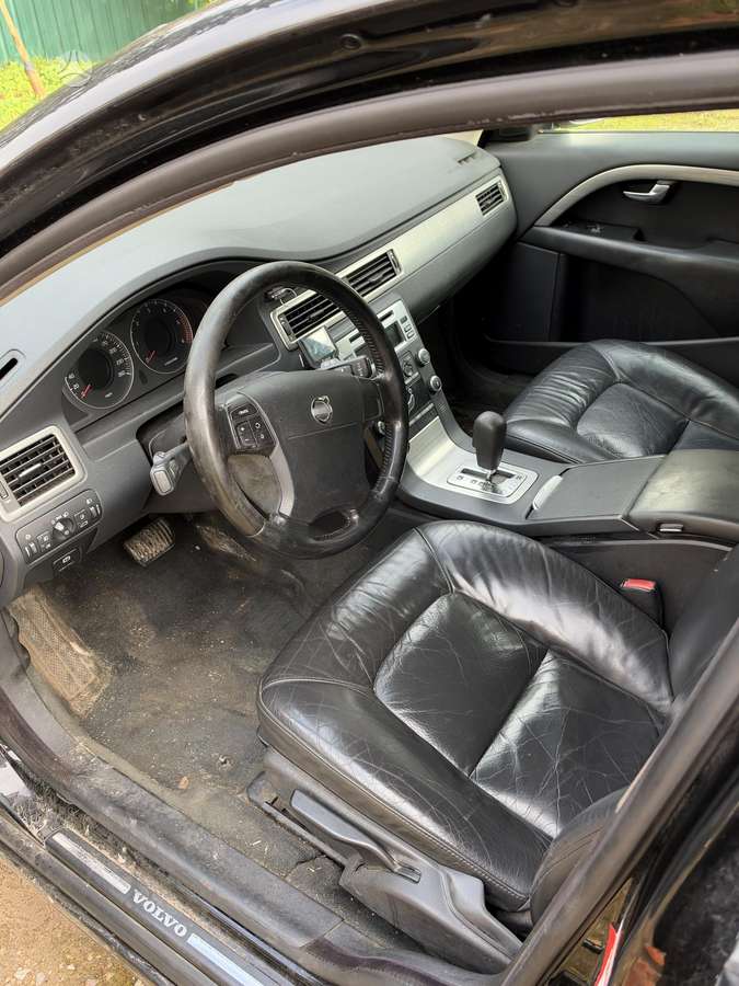 Volvo V70 2009 — photo 8