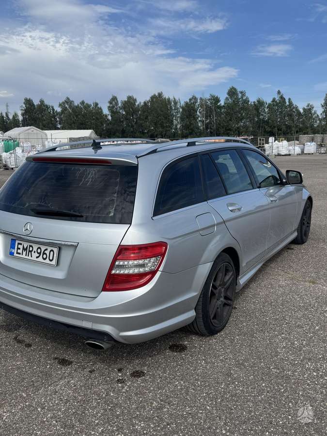 Mercedes-Benz C320 2009 — photo 7