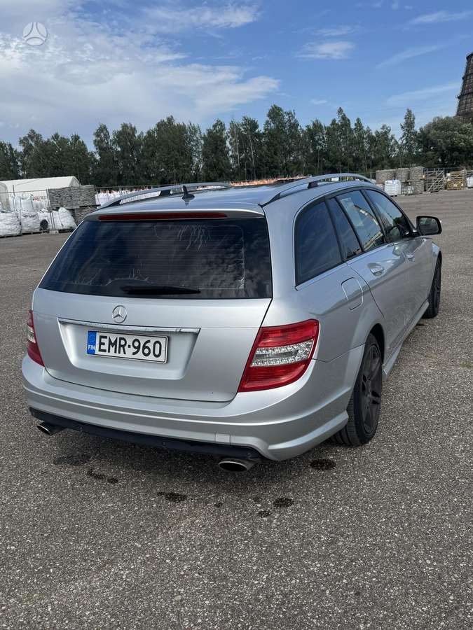 Mercedes-Benz C320 2009 — photo 8