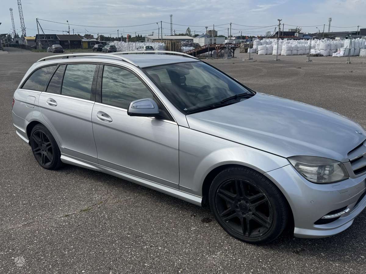 Mercedes-Benz C320 2009 — photo 9