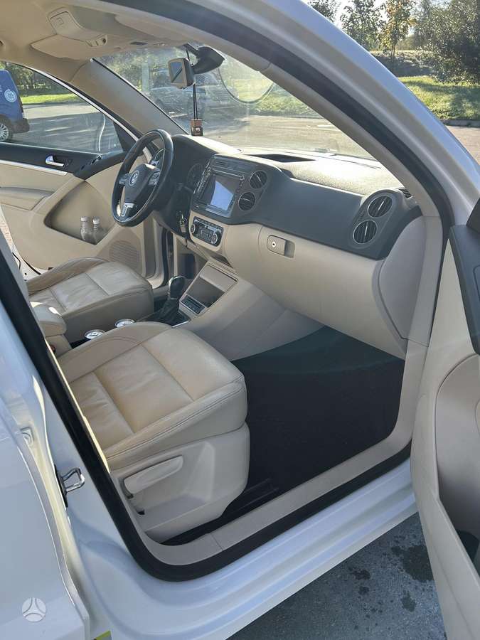 Volkswagen Tiguan 2012 — engine 1968 cm³, 140 HP (103kW)