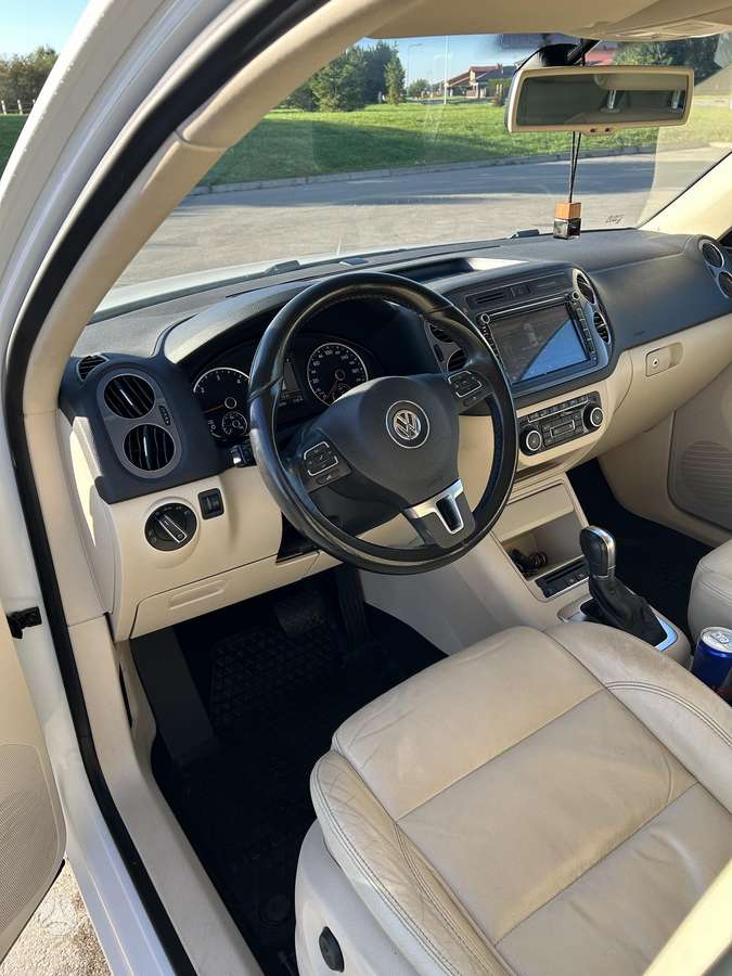 Volkswagen Tiguan 2012 — photo 9