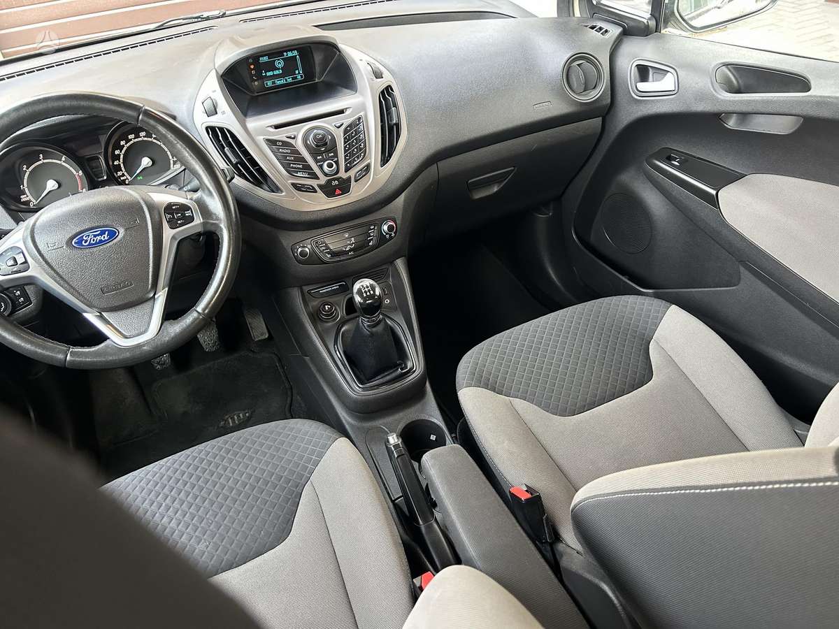 Ford Tourneo 2015 — фото 14