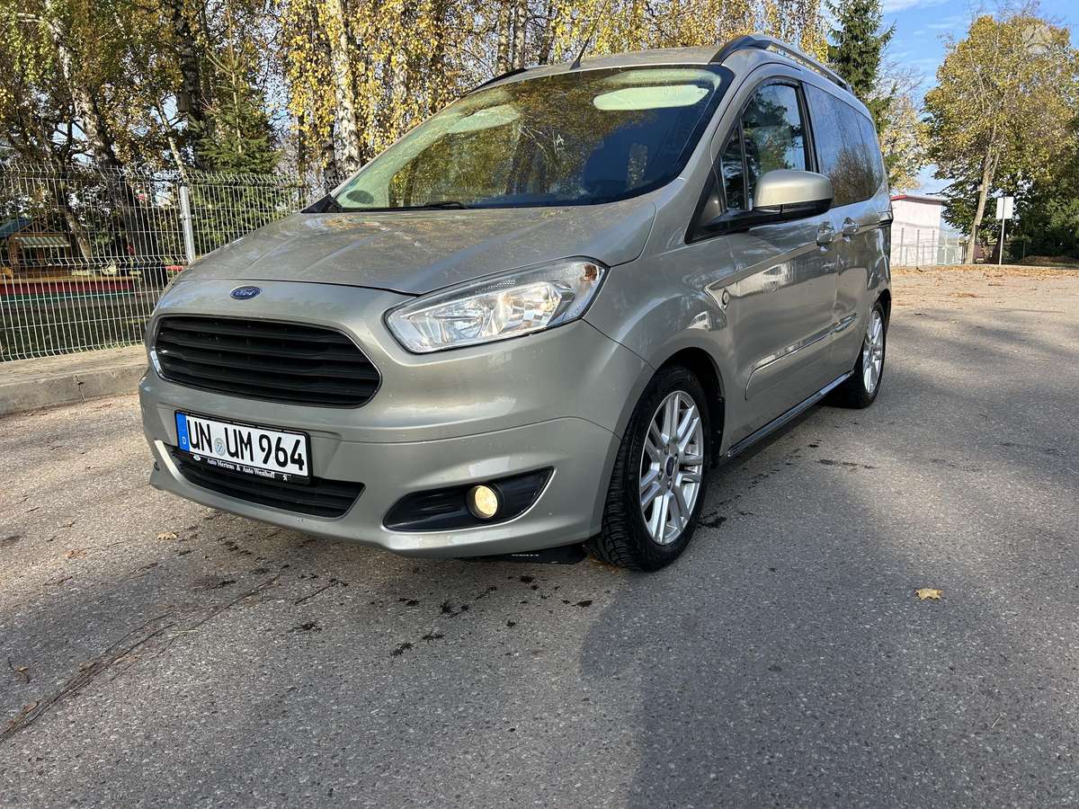 Ford Tourneo 2015 — вигляд ззаду