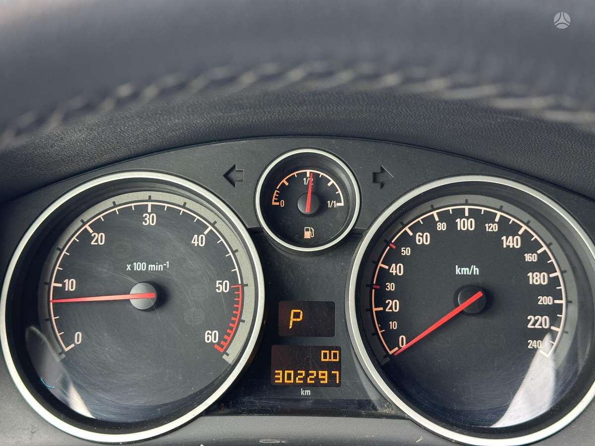 Opel Zafira 2010 — photo 6
