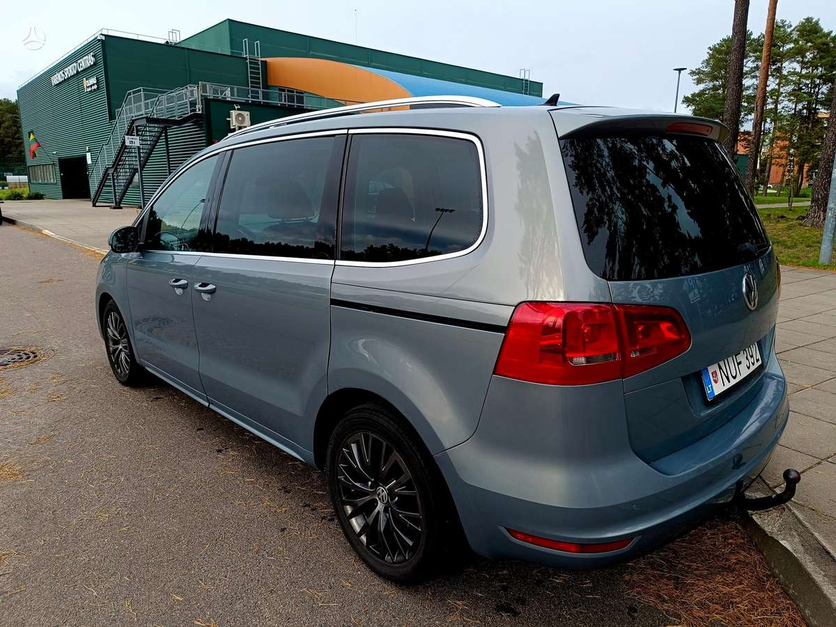Volkswagen Sharan 2011 — interior