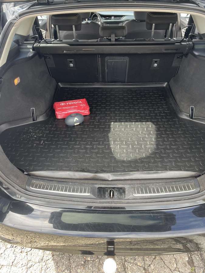 Toyota Avensis 2015 — photo 17