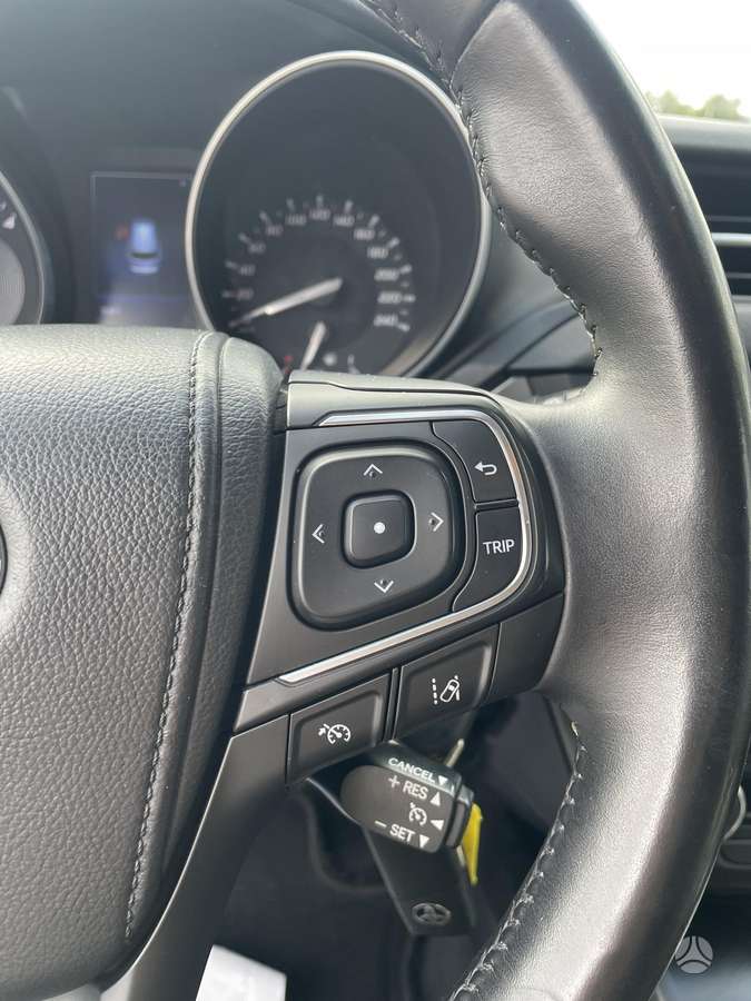 Toyota Avensis 2015 — photo 23