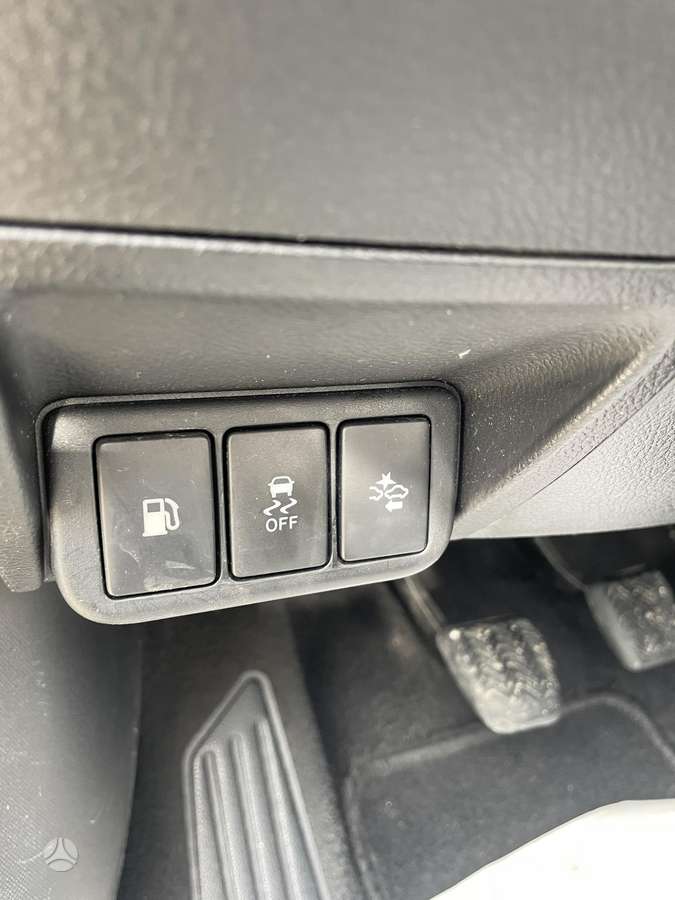 Toyota Avensis 2015 — photo 26