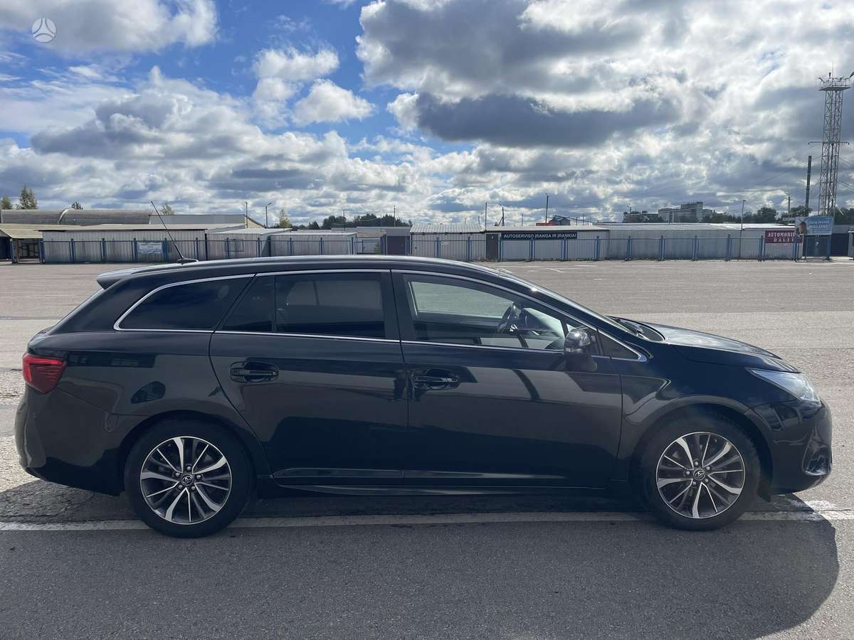 Toyota Avensis 2015 — photo 7