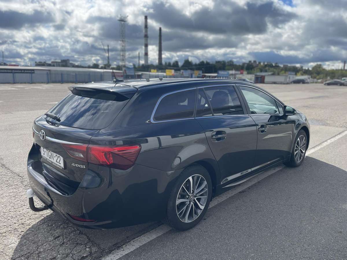 Toyota Avensis 2015 — photo 8