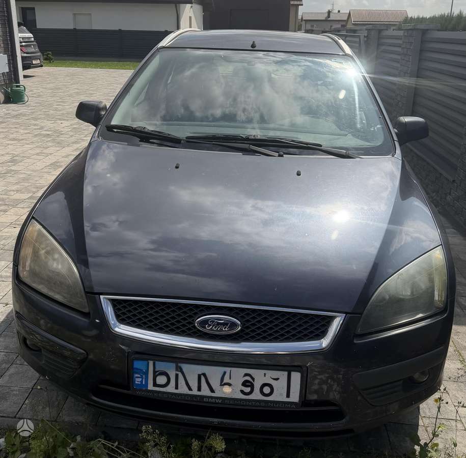 Ford Focus 2007 — вигляд ззаду